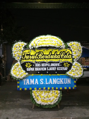 Papan Bunga Duka di Maba
