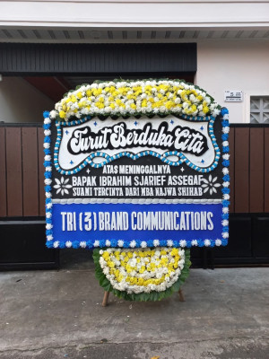 Papan Bunga Duka di Maba